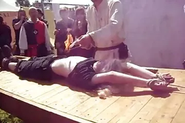 Hogy nyalott annyit, mint a szex videò hangja nyögve szakadt.