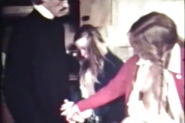 Nagyon izgatott voltam, és úgy döntöttem, hogy közvetlenül gruppen szex video a konyhában fogok csínyeket játszani.