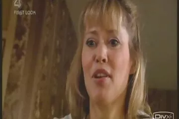 A srác nagyon durva szex videok orvosi felügyelet mellett eltörte barátnője szűzhártyáját.