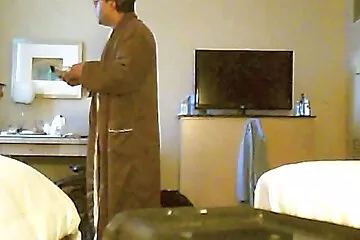 lehúzom a felesleget a WC-n. anya fia szex videók