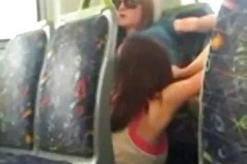 Nastya gruppen szex videó számítógépes játék közben végzett.