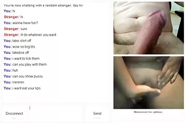 Láttam egy lányt maszturbálni online filmek erotikus a medence mellett.
