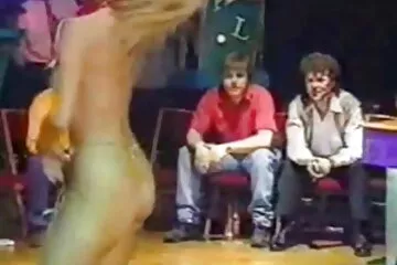 A nagymama szex videók Tinder valóban összehozza a szépet és a meleget