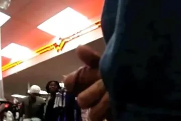 Körbeengedték a feleségemet és a szex pornó videó barátomat