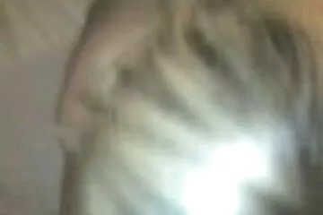 Egy fiatal Rita diáklány kirándul egy hostelben, és hangosan magyarul beszélő szex filmek cukkol.