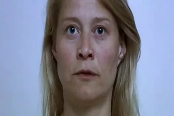 Elmentem egy sztriptízbárba, és hazavittem egy erotikus film online sztriptíztáncosnőt nagy zsákmánnyal.