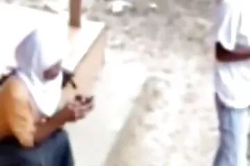 A reggeli torna Maszturbációval zárult, erotikus videók Cum from ujjak punciban.