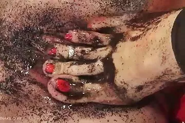 A szőke online szex videók aranyesőt vesz.