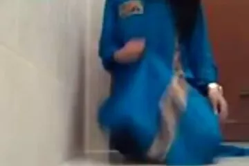 A mostohaanya megborotválkozott, és jól ápoltan ment a mostohafia popo szex video szobájába.