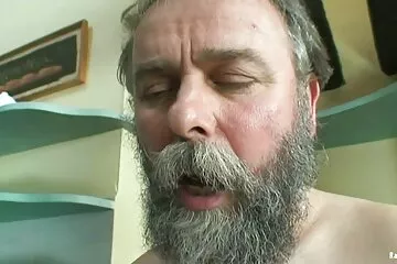 POV szopás ingyenes erotikus filmek és mélytorok piros tangában.
