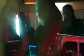 Megdugta a barátja feleségét, miközben apa és lánya szex videók a zuhany alatt volt.