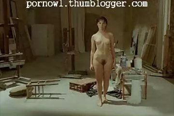 A feketék egy fehér lányt dugnak össze mindkét családi szex videók lyukban.