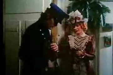 Pénzért egy öreg finggal kell dugni. szex videok apa lánya